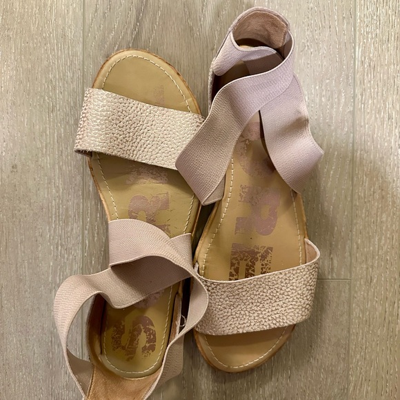 Women's Beige Sandals - Picture 1 of 3